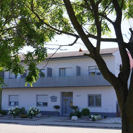 Gaestehaus Gisch Sandra Podersdorf am See Eksteriør billede